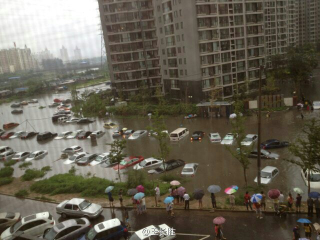 Illustration for article titled Beijing Flooding is Surreal and Awful